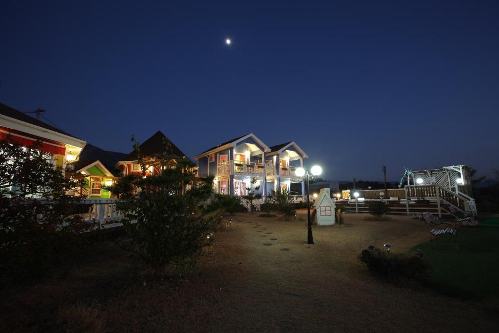 Polaris Tourist Pension คยองจู ภายนอก รูปภาพ